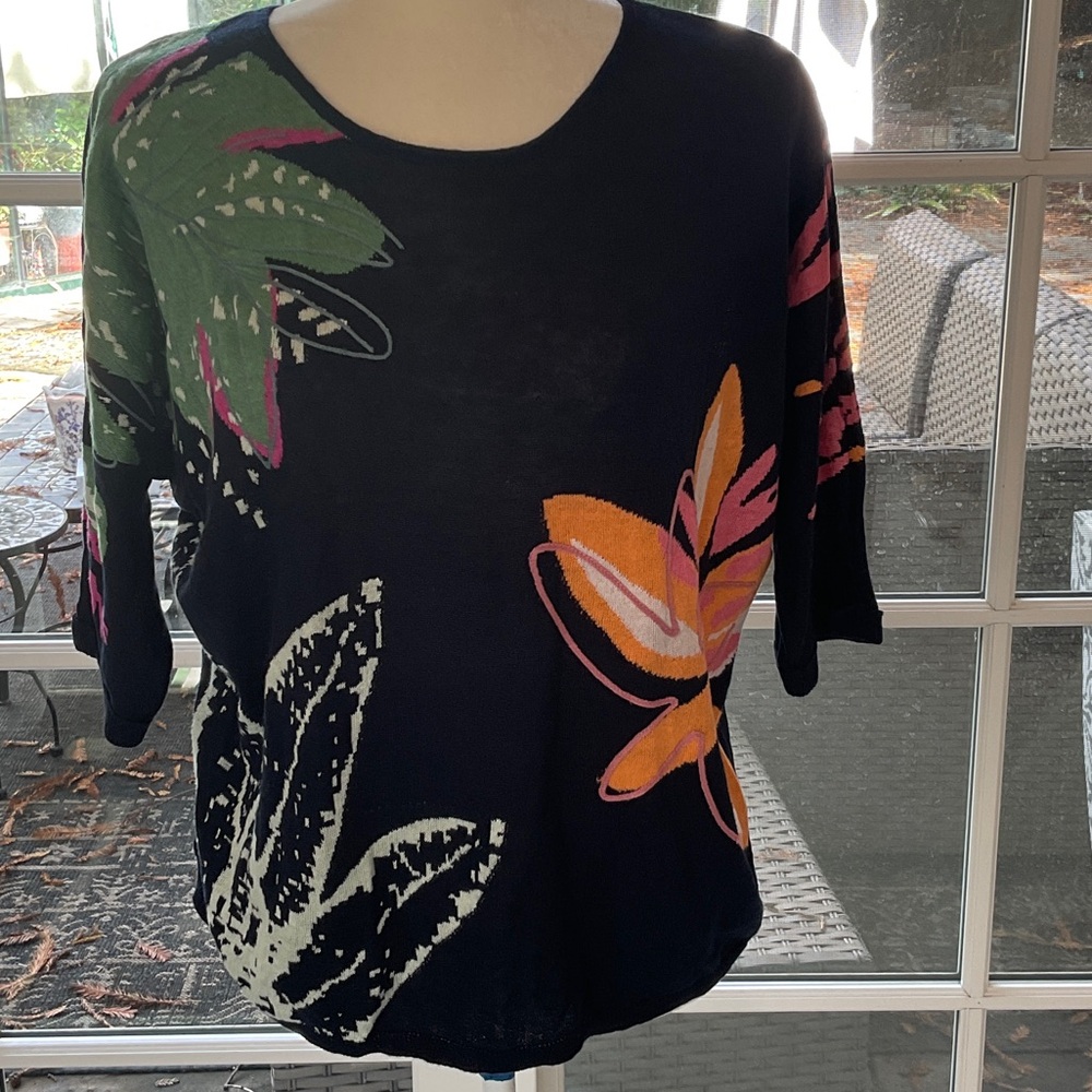 NIC+ZOE Linen Blend Botanical sweater with 3/4 length sleeves